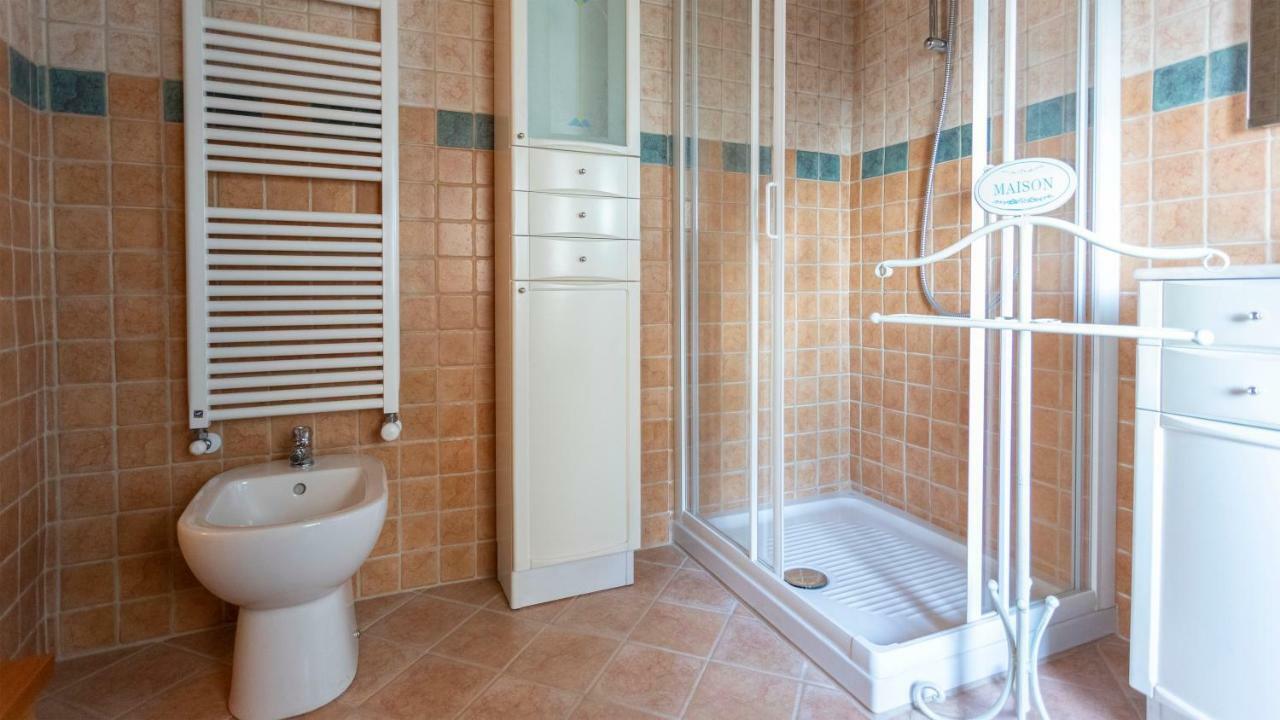 Вілла La Casa Della Cindy Дервіо Екстер'єр фото